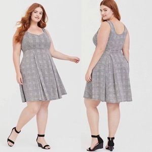 NWT Torrid Black & White Houndstooth Printed Sleeveless Scuba Skater Dress